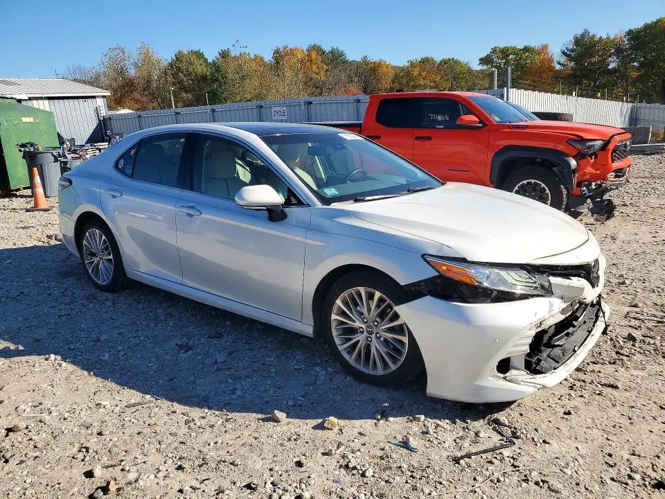 2018 TOYOTA CAMRY XLE V6  
