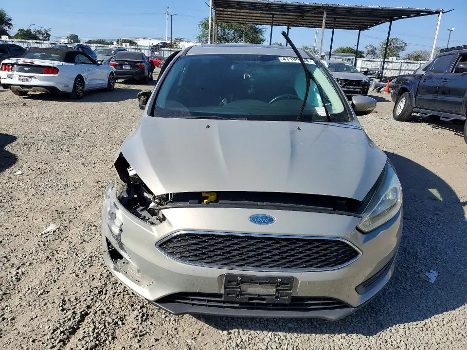 2015 FORD FOCUS SE  