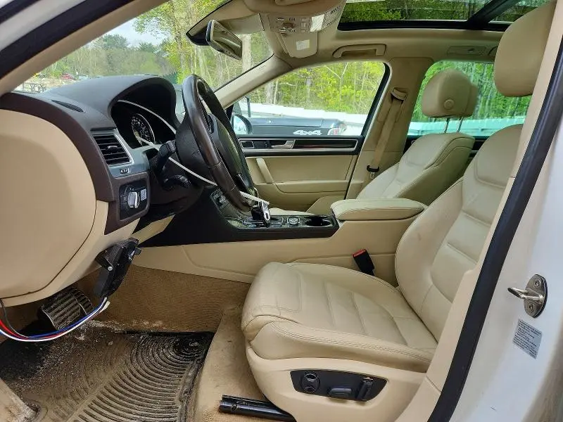 2015 VOLKSWAGEN TOUAREG V6 TDI  