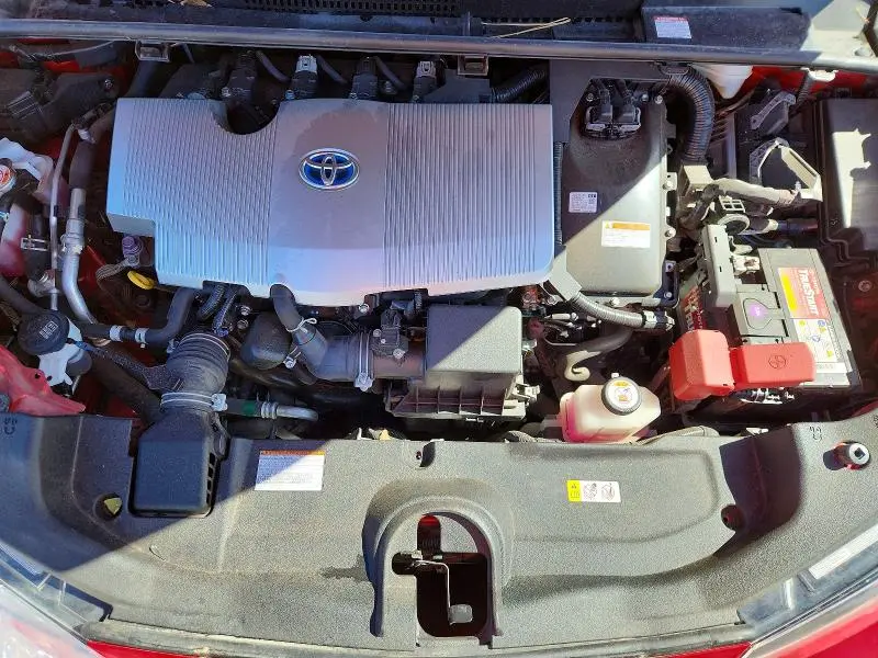 2021 TOYOTA PRIUS XLE  