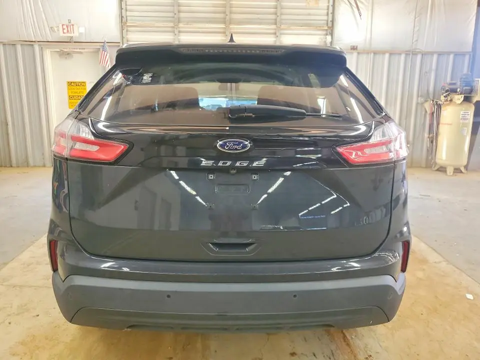 2021 FORD EDGE SE  