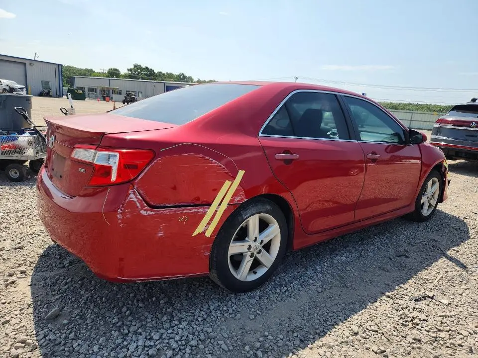 2013 TOYOTA CAMRY SE  