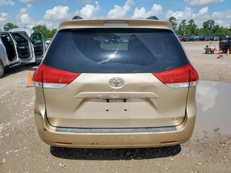 2012 TOYOTA SIENNA XLE  