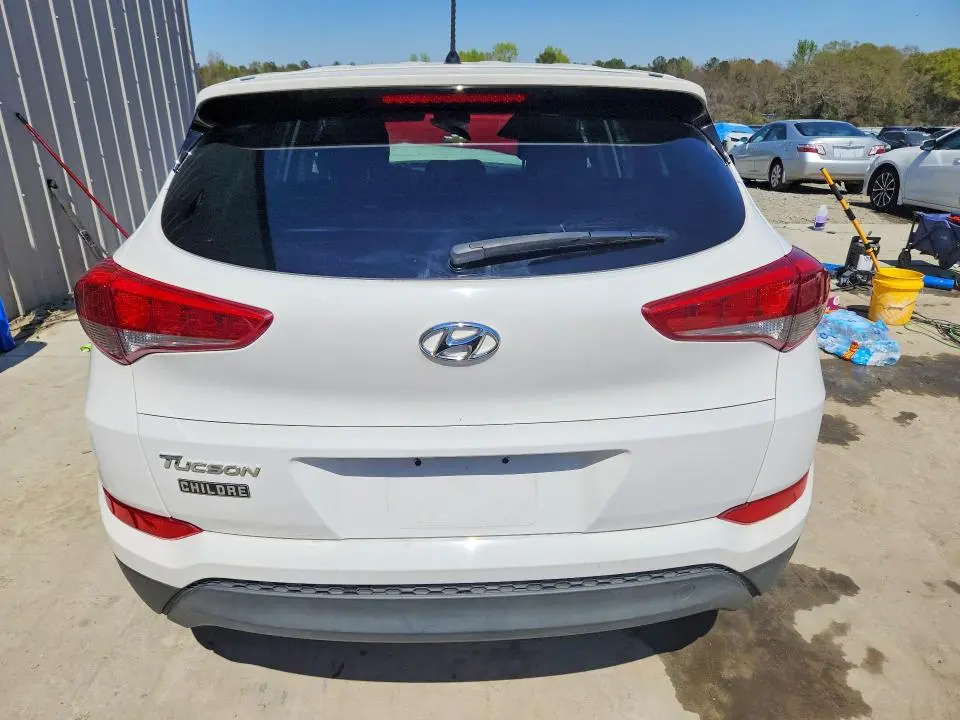2018 HYUNDAI TUCSON SE  