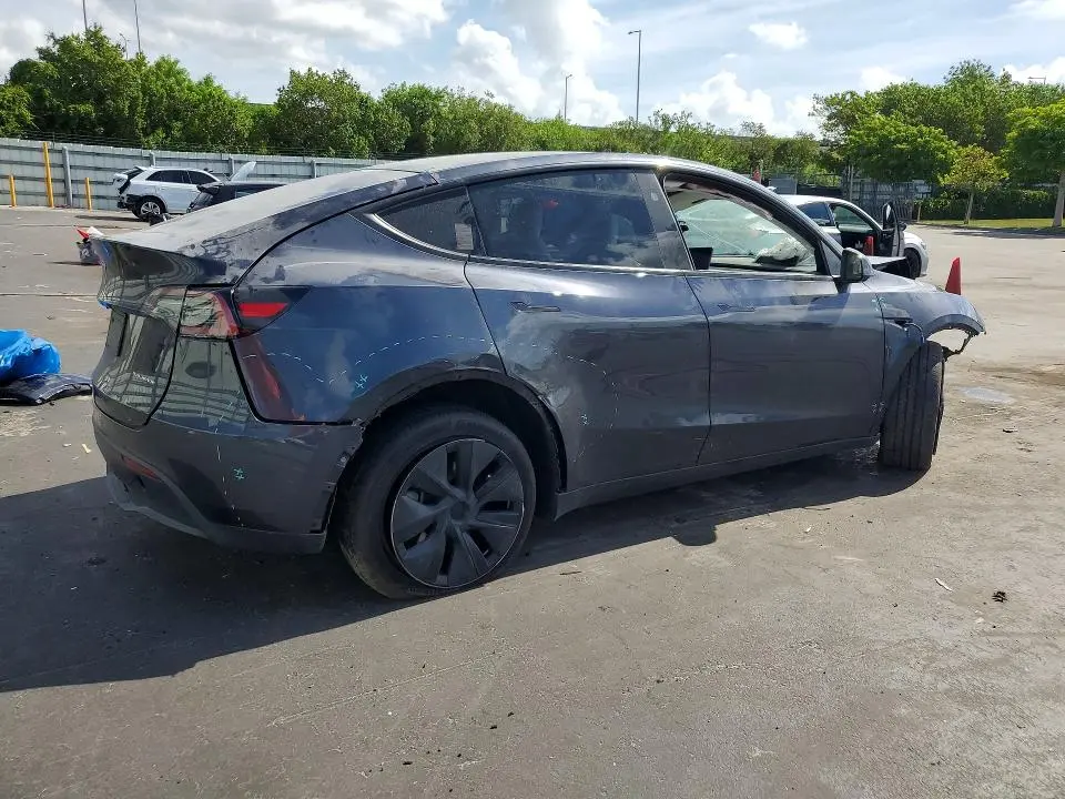 2025 TESLA MODEL Y   