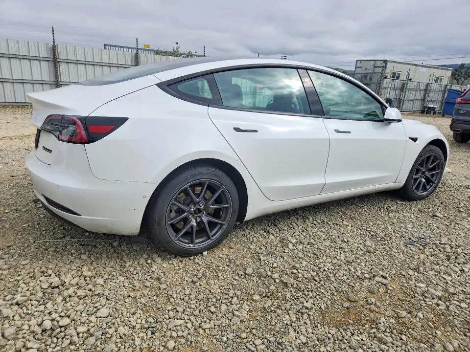 2021 TESLA MODEL 3   