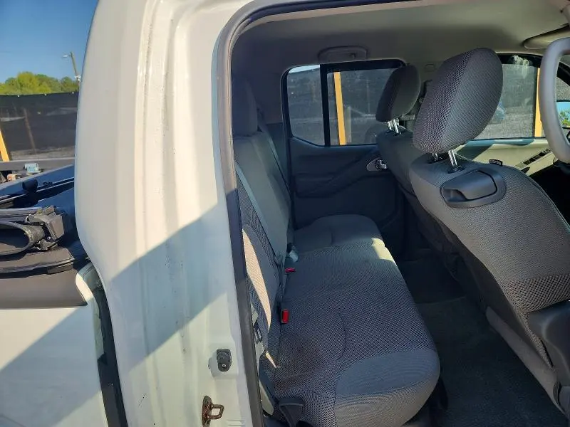2013 NISSAN FRONTIER S  