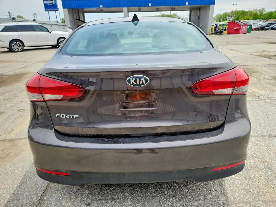 2018 KIA FORTE LX  