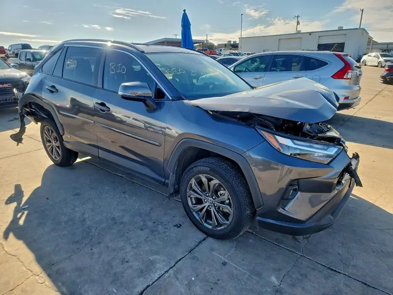 2023 TOYOTA RAV4 XLE PREMIUM  