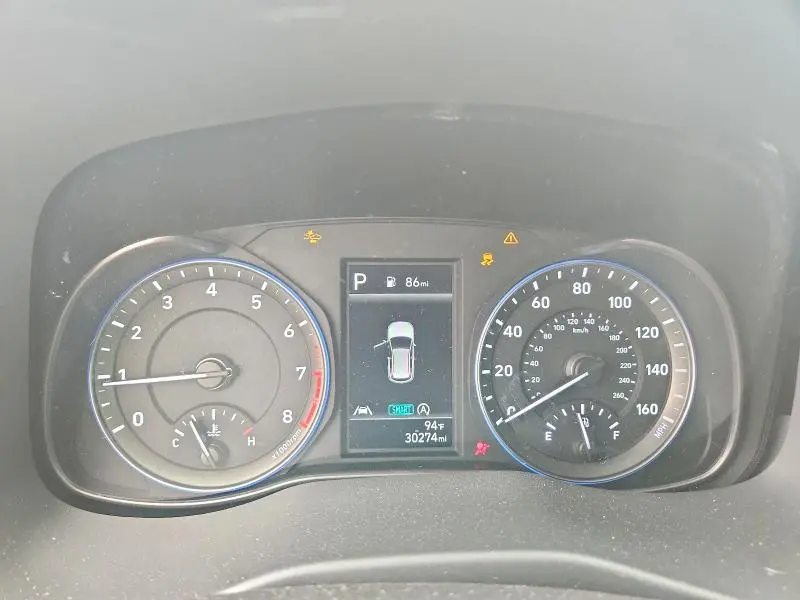 2023 HYUNDAI KONA SE  