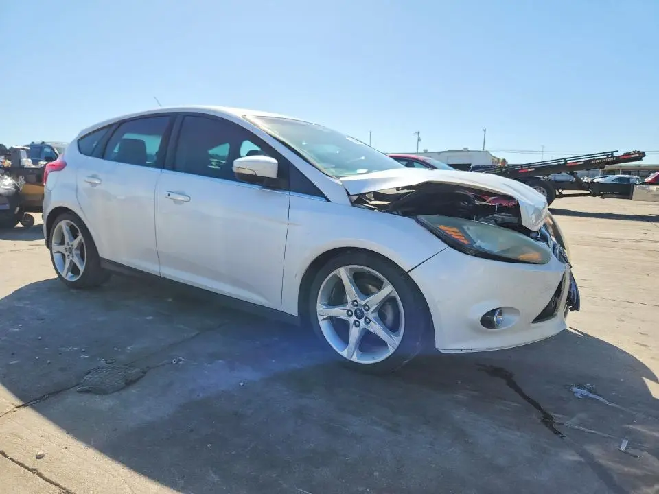 2014 FORD FOCUS TITANIUM  