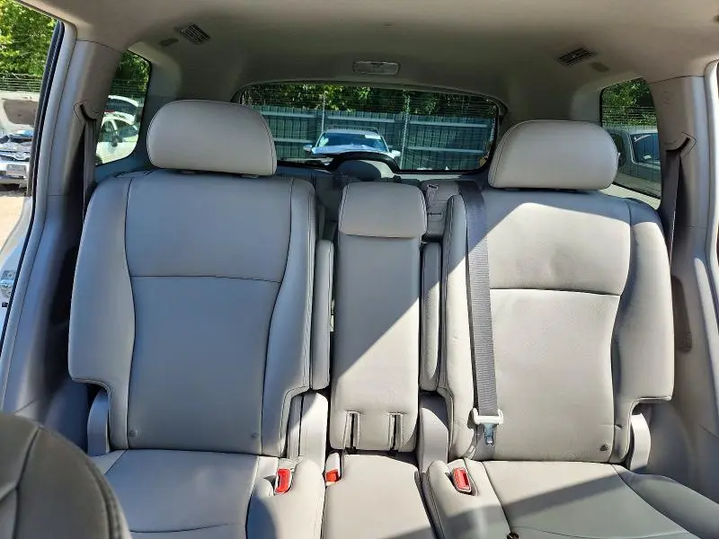 2012 TOYOTA HIGHLANDER SE  