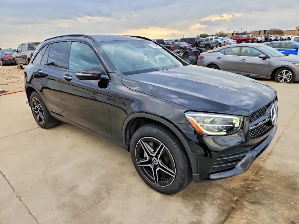 2022 MERCEDES-BENZ GLC 300  
