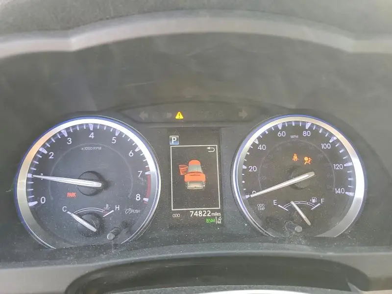 2018 TOYOTA HIGHLANDER SE  