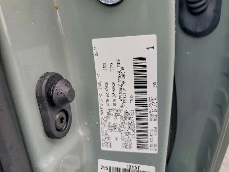 2024 TOYOTA TUNDRA SR5  