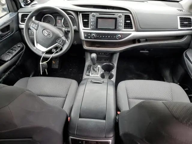 2017 TOYOTA HIGHLANDER LE  