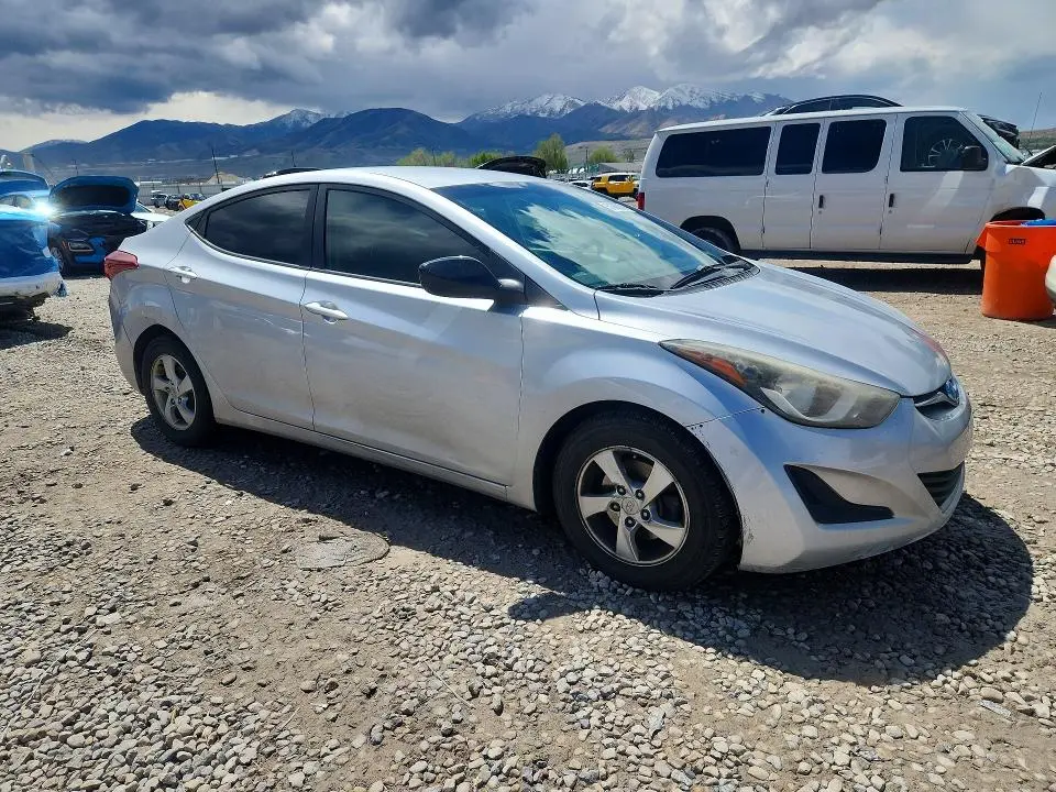 2014 HYUNDAI ELANTRA SE  