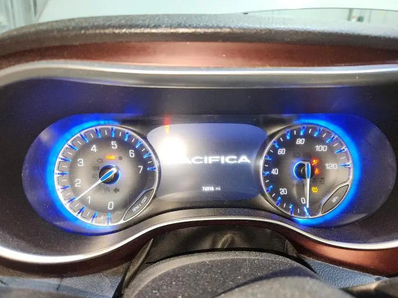 2017 CHRYSLER PACIFICA LIMITED  
