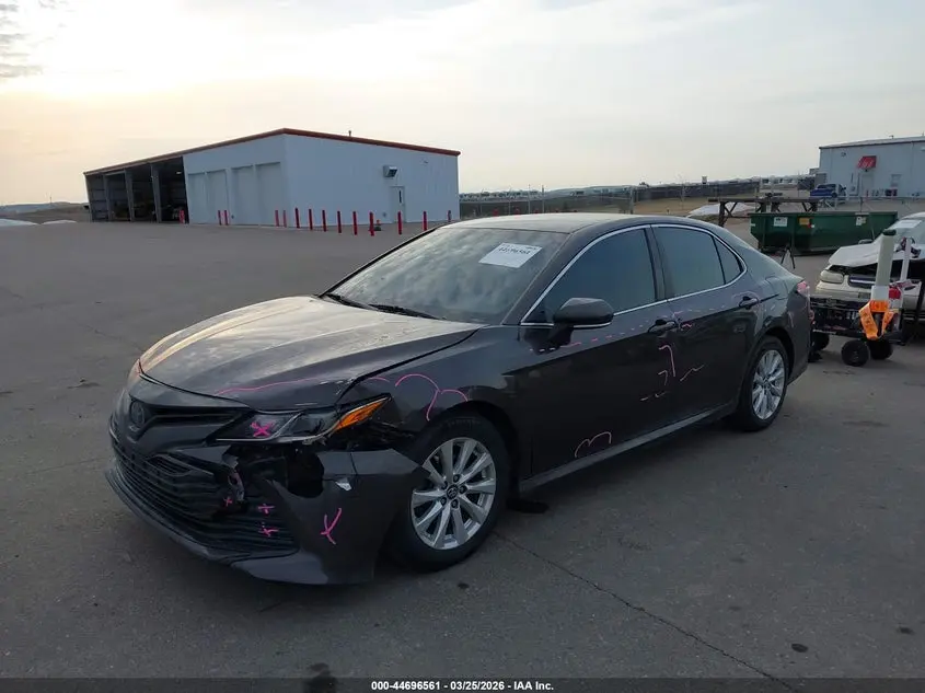 2018 TOYOTA CAMRY LE