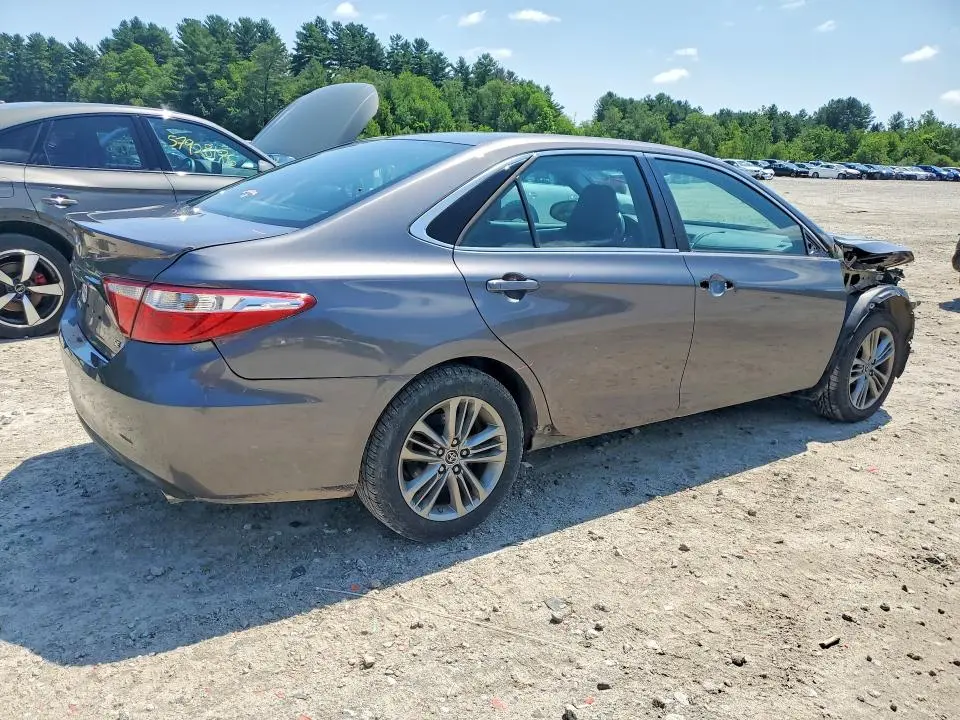 2016 TOYOTA CAMRY SE  