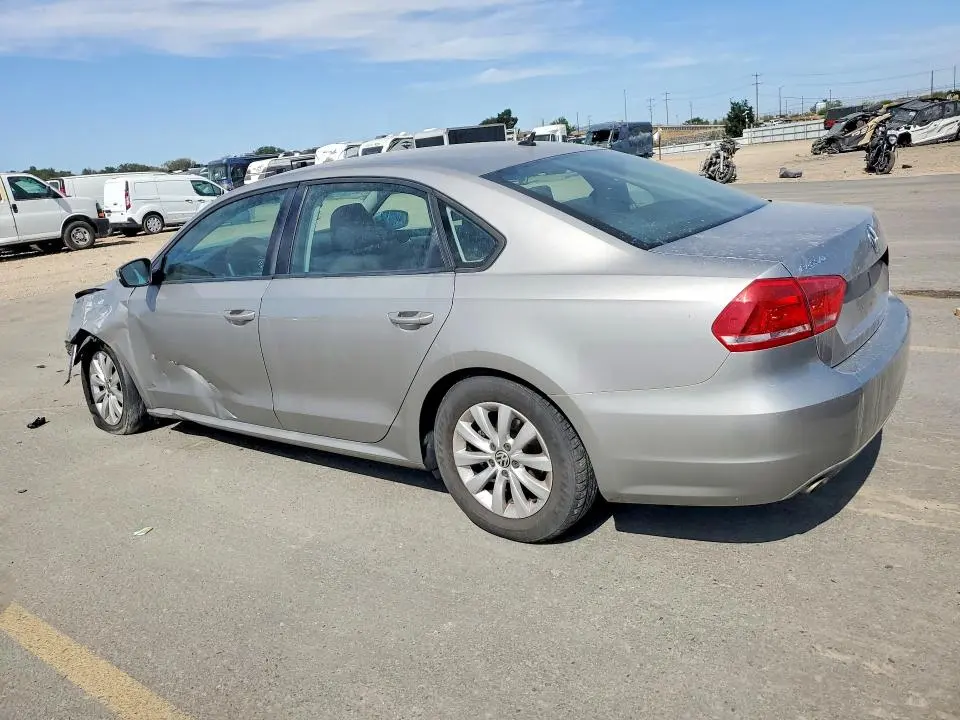 2013 VOLKSWAGEN PASSAT S  