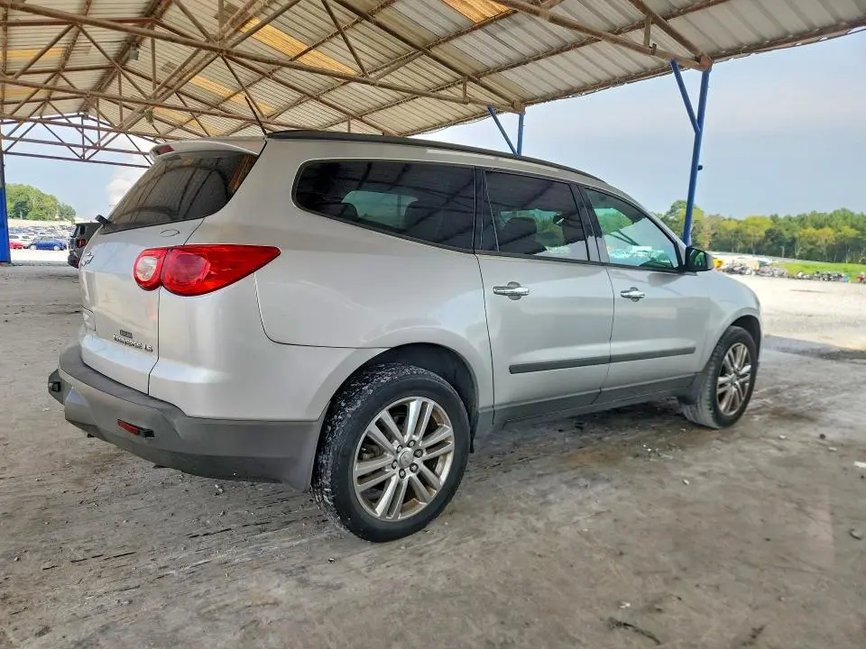 2011 CHEVROLET TRAVERSE LS  