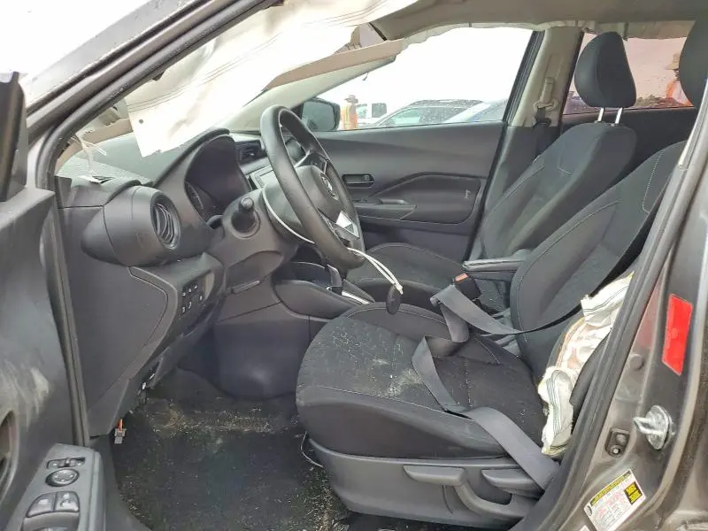 2021 NISSAN KICKS S  