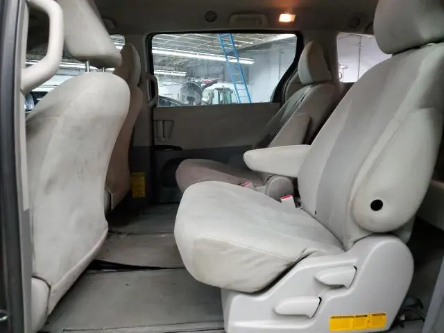 2013 TOYOTA SIENNA   