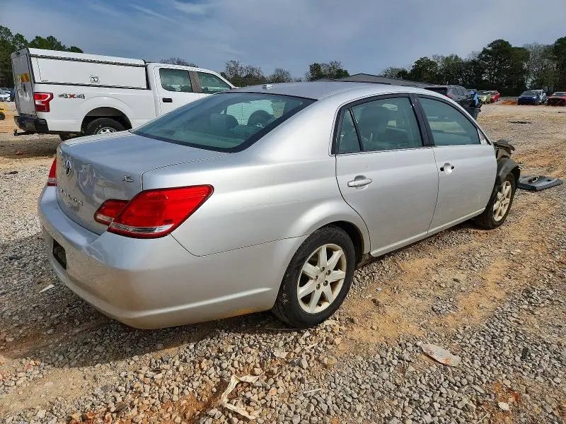 2010 TOYOTA AVALON XL  