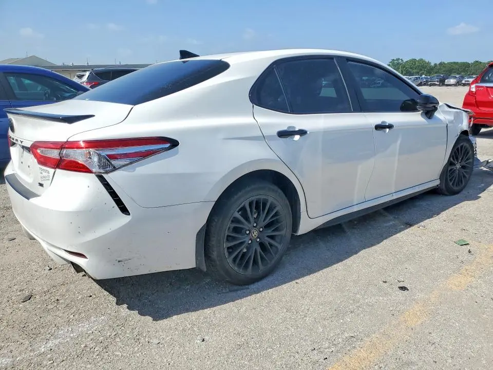2020 TOYOTA CAMRY SE NIGHTSHADE  