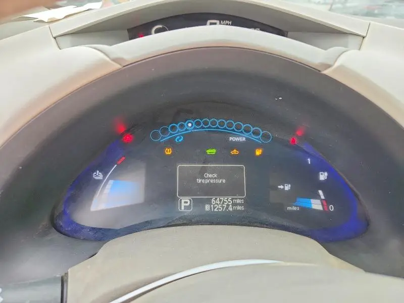2011 NISSAN LEAF SV  