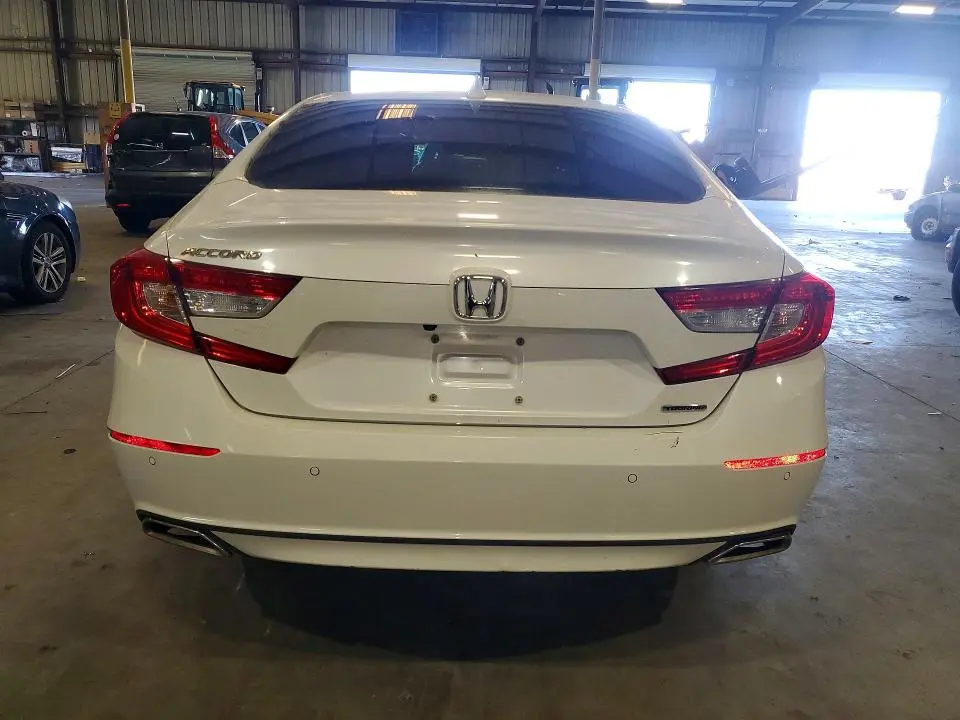 2018 HONDA ACCORD TOURING  