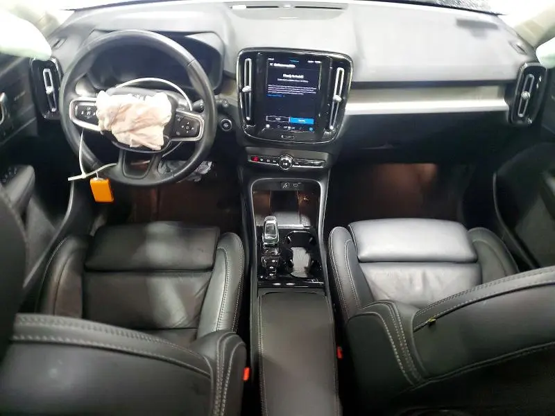 2023 VOLVO XC40 ULTIMATE  