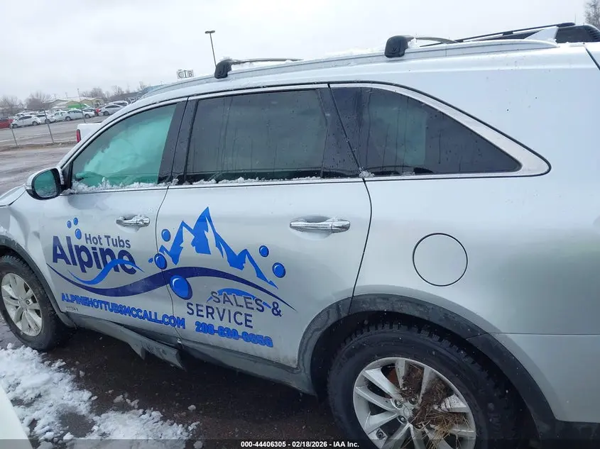 2017 KIA SORENTO 2.4L LX