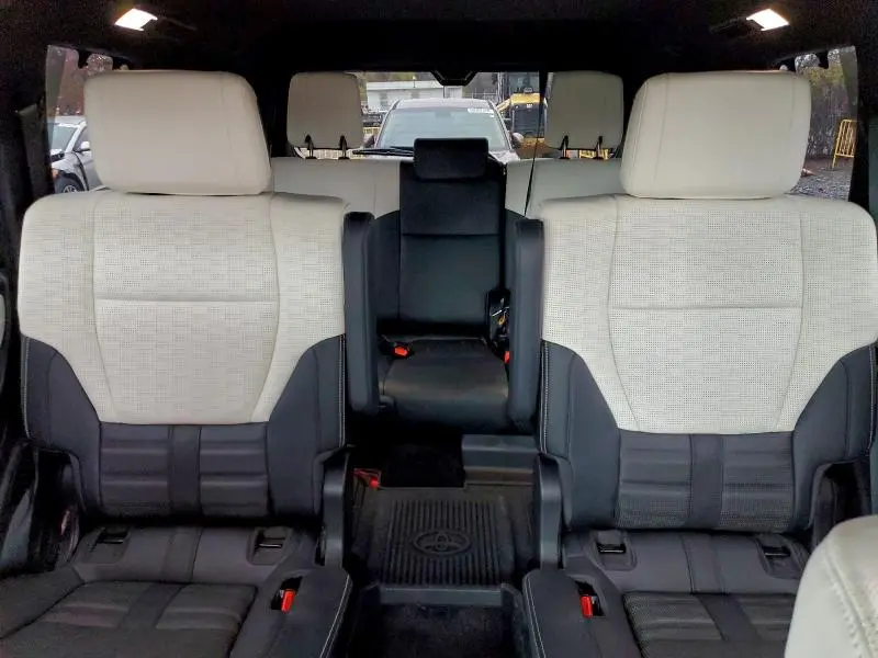 2025 TOYOTA SEQUOIA SR5  