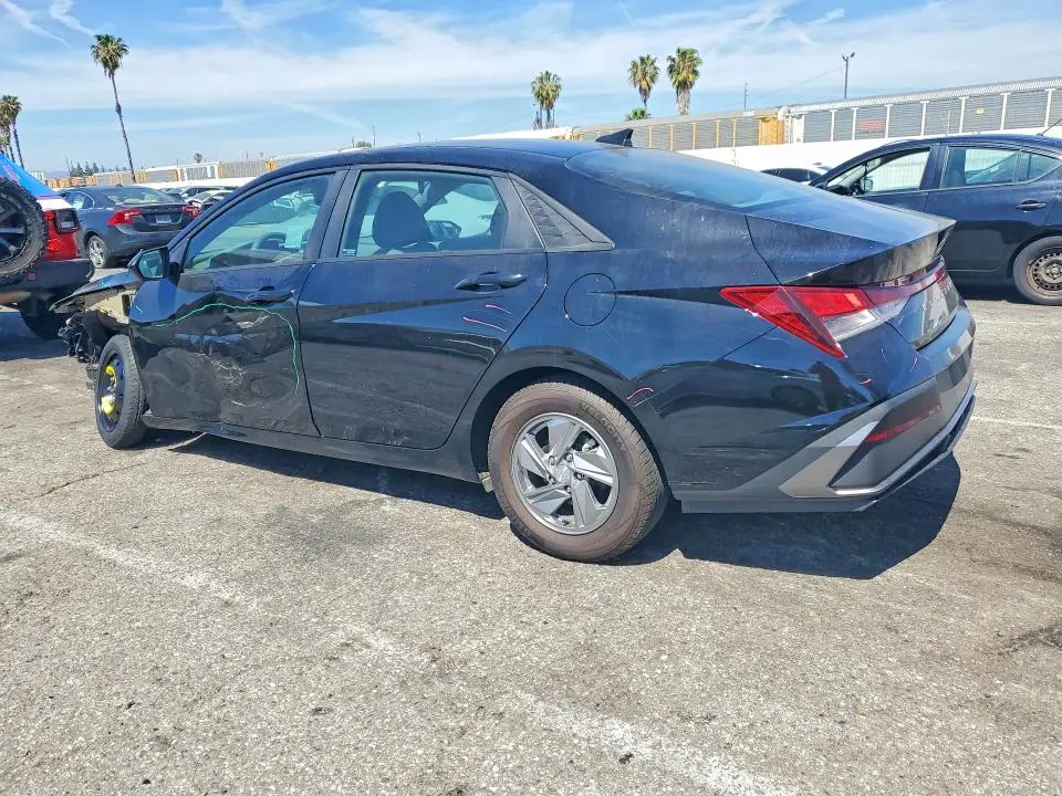 2024 HYUNDAI ELANTRA SE  