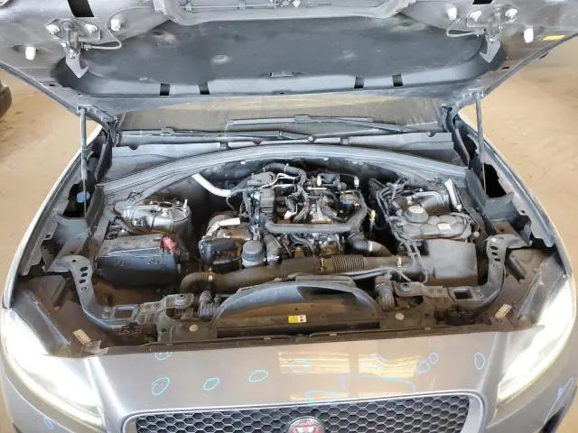 2018 JAGUAR F-PACE R - SPORT  
