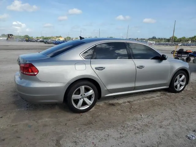 2013 VOLKSWAGEN PASSAT SE  