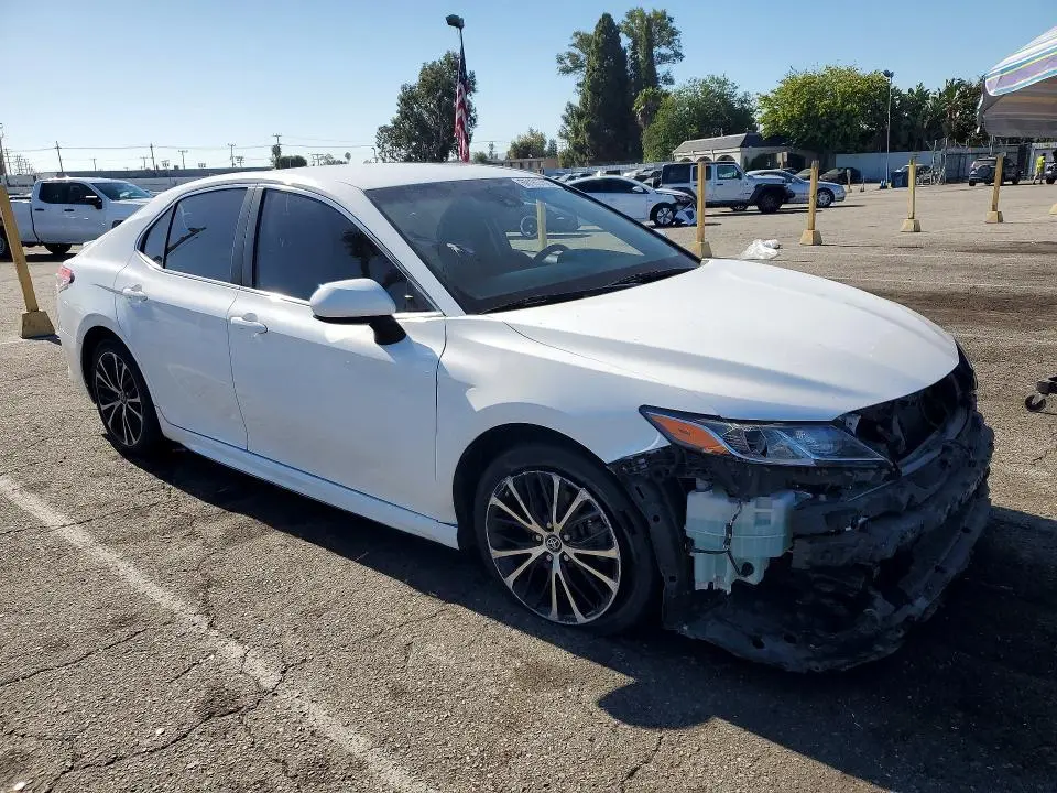 2018 TOYOTA CAMRY SE  