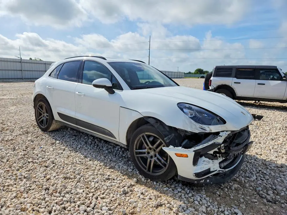 2021 PORSCHE MACAN   