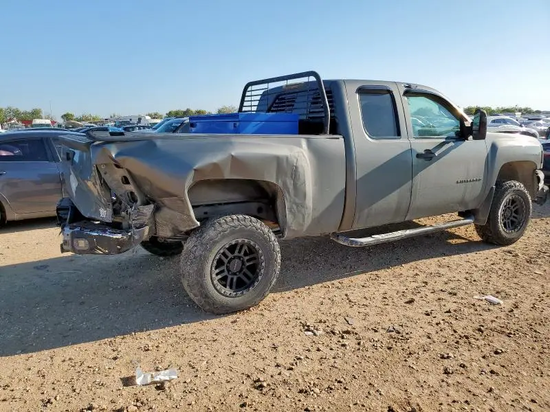 2011 CHEVROLET SILVERADO C1500 LT  