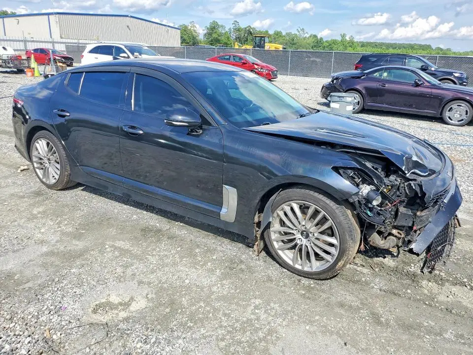 2018 KIA STINGER BASE  