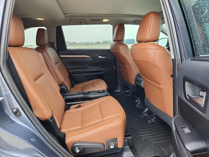 2019 TOYOTA HIGHLANDER LIMITED PLATINUM  