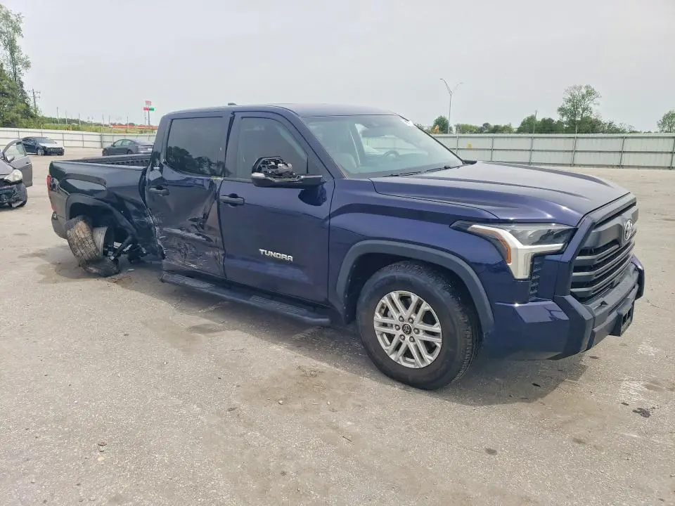 2022 TOYOTA TUNDRA SR5  