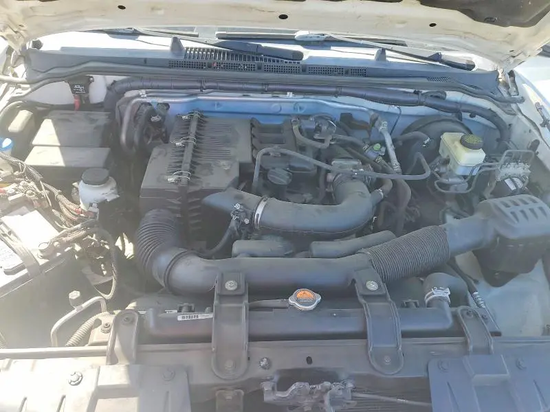 2014 NISSAN FRONTIER S  