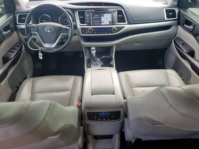 2017 TOYOTA HIGHLANDER XLE  