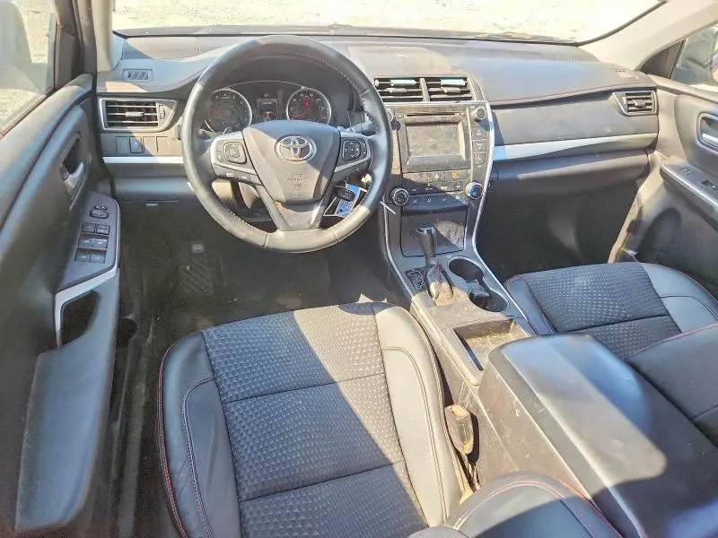 2015 TOYOTA CAMRY SE  