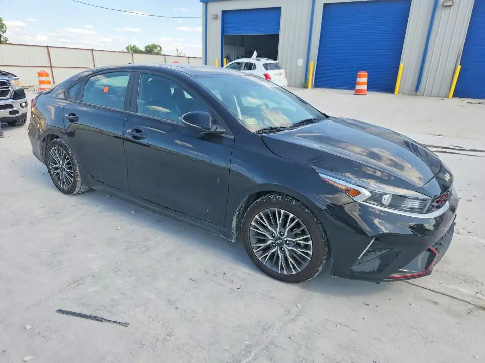 2023 KIA FORTE GT LINE  