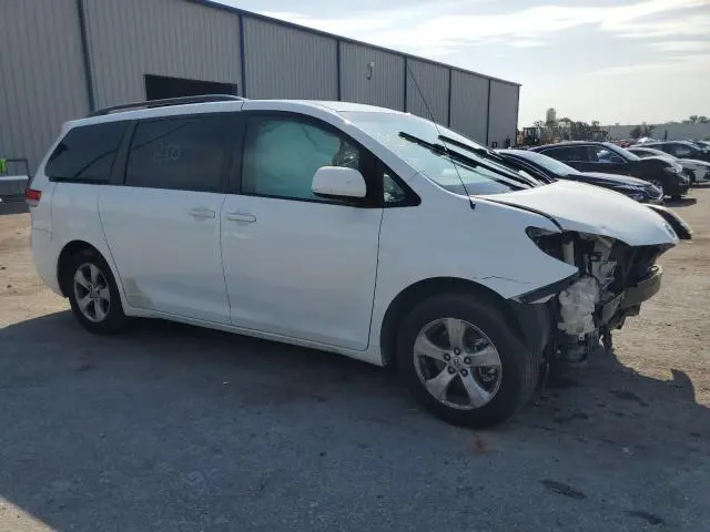 2014 TOYOTA SIENNA LE  