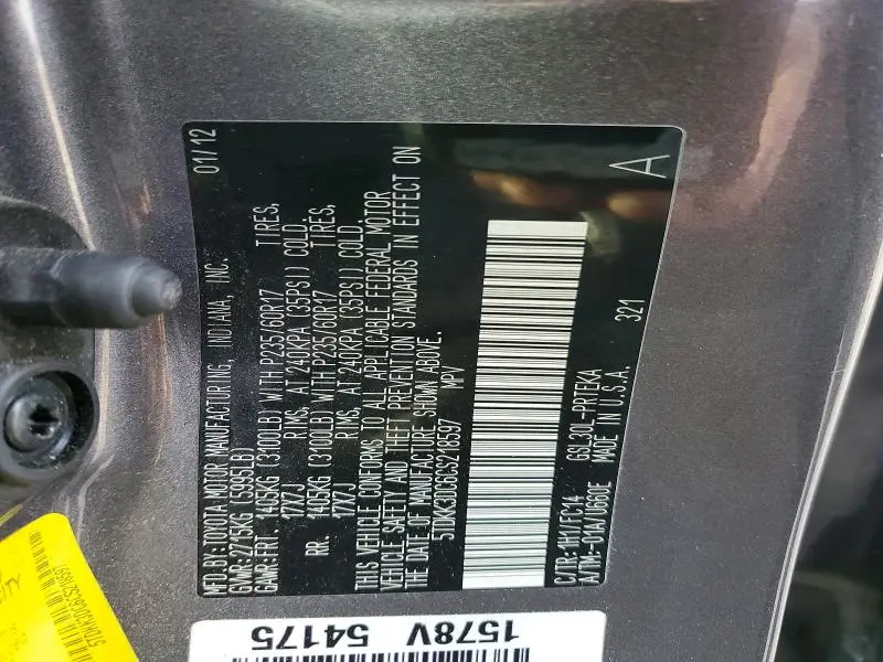 2012 TOYOTA SIENNA LE  